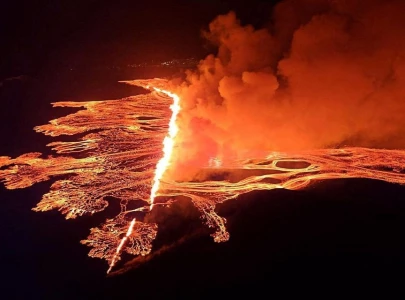iceland volcano still pouring out fountains of lava