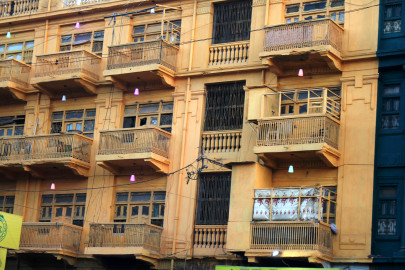balcony of ancient building collapses