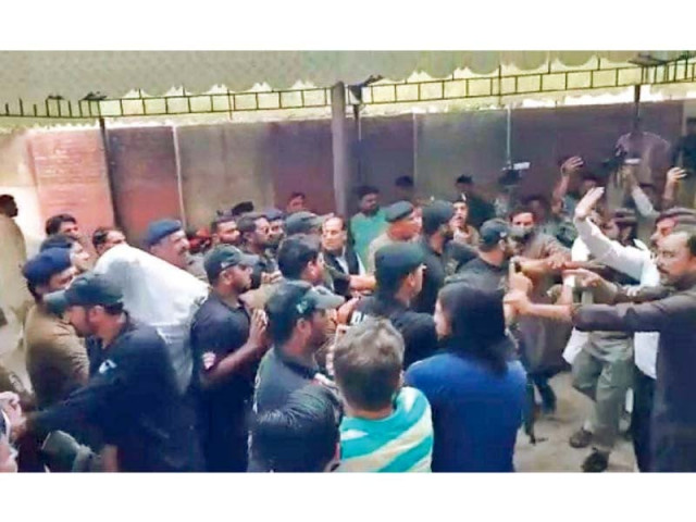 chaos mires faisalabad torture case proceedings as lawyers attack sheikh danish