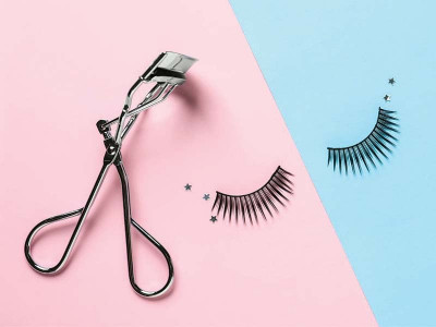 how to use an eyelash curler the right way how to use an eyelash curler the right way