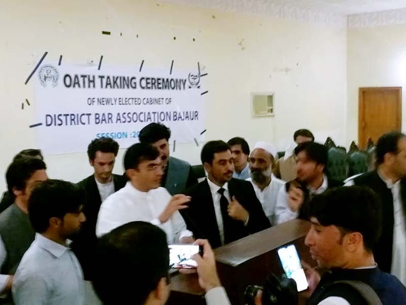 ptm leader mohsin dawar before taking the stage at the bajaur bar council meeting photo twitter