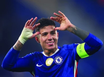 fernandez out despite apology