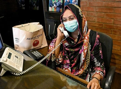 pakistan s economic crisis drives women into workforce pakistan s economic crisis drives women into workforce