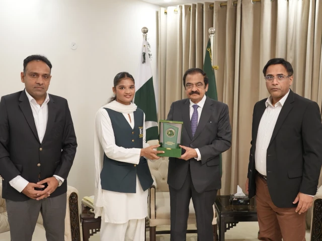 federal minister rana sanaullah presents reward to commonwealth games medalist fatima zahra photo zulfiqar baig federal minister rana sanaullah presents reward to commonwealth games medalist fatima zahra photo zulfiqar baig