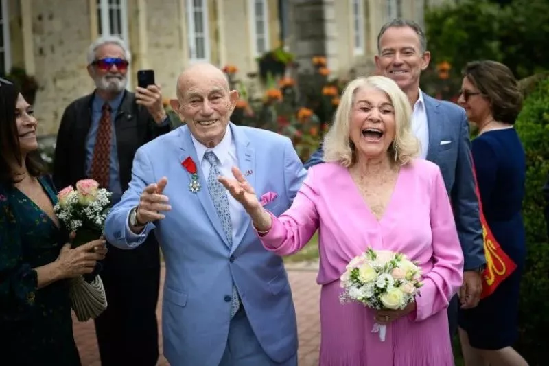 us wwii veteran harold terens 100 married his 96 year old sweetheart jeanne swerlin in the town of carentan les marais northwestern france photo afp us wwii veteran harold terens 100 married his 96 year old sweetheart jeanne swerlin in the town of carentan les marais northwestern france photo afp