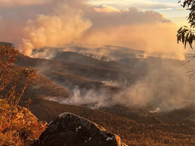 australia s southeast faces extreme fire risk amid heatwave australia s southeast faces extreme fire risk amid heatwave