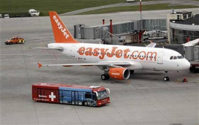 arabic graffiti found on easyjet vueling planes in france