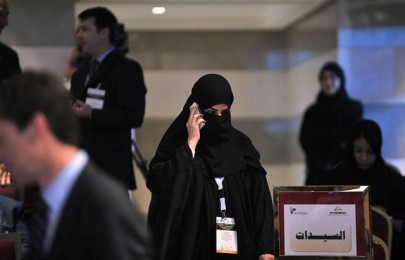 saudi women candidates begin first election campaign