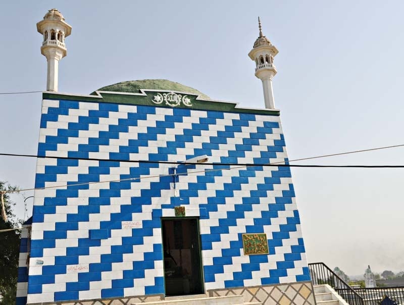 the tomb of heer and ranjha in jhang photo file