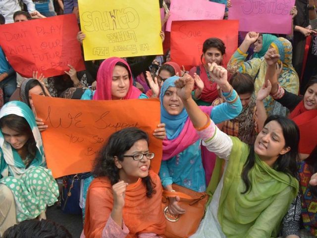 the protesters carried banners and placards with slogans against the higher education commission hec photo express