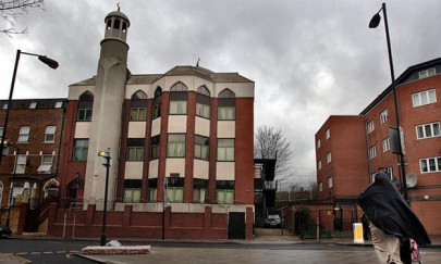 mosque in london targeted in suspected arson attack