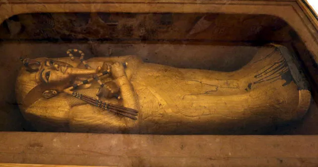 the golden sarcophagus of king tutankhamun in his burial chamber is seen in the valley of the kings in luxor egypt november 28 2015 chances are high that the tomb of ancient egypt 039 s boy king tutankhamun has passages to a hidden chamber which may be the last resting place of queen nefertiti and new evidence from the site will go to japan for analysis experts said on saturday afp the golden sarcophagus of king tutankhamun in his burial chamber is seen in the valley of the kings in luxor egypt november 28 2015 chances are high that the tomb of ancient egypt 039 s boy king tutankhamun has passages to a hidden chamber which may be the last resting place of queen nefertiti and new evidence from the site will go to japan for analysis experts said on saturday afp