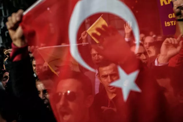 pro turkey demonstrators rally outside the russian consulate in istanbul against russia 039 s syria policy on november 24 2015 photo afp pro turkey demonstrators rally outside the russian consulate in istanbul against russia 039 s syria policy on november 24 2015 photo afp