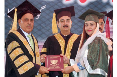 convocation address encourage students not to drop out says governor