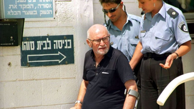 marcus klingberg after being released from israeli prison in 1998 photo afp marcus klingberg after being released from israeli prison in 1998 photo afp