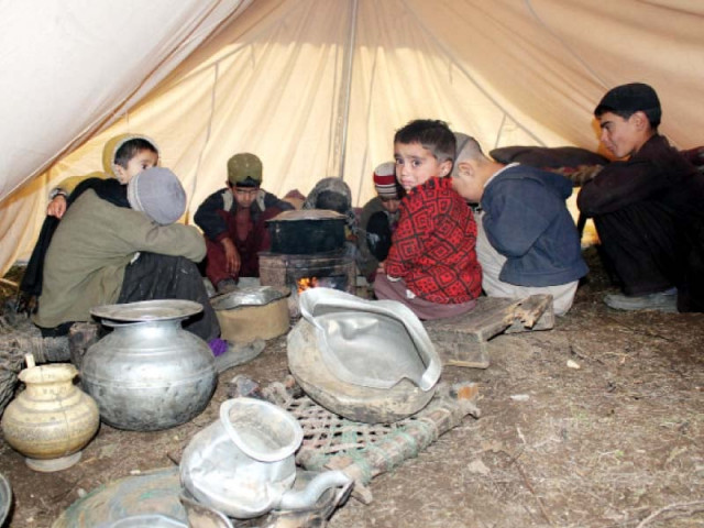 quake victims brave shangla winter in tents photo umer bacha express