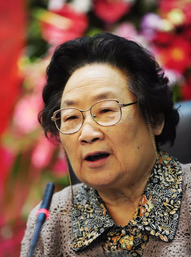 in this file photo taken on october 8 2015 tu youyou the first chinese woman to win a nobel prize for medicine delivers a speech at a symposium organized by china 039 s national health and family planning commission nhfpc and other departments in beijing photo afp in this file photo taken on october 8 2015 tu youyou the first chinese woman to win a nobel prize for medicine delivers a speech at a symposium organized by china 039 s national health and family planning commission nhfpc and other departments in beijing photo afp