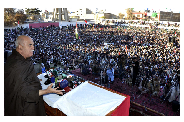 mehmood khan achakzai the head of the pashtoonkhwa milli awami party addressing a huge public gathering to mark the 42nd death anniversary of his father and pkmap founder abdul samad khan achakzai photo inp