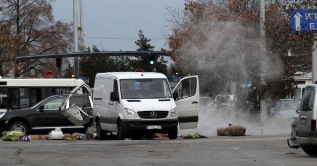 a bulgarian police bomb disposal squad performs a controlled explosion of bags found in a van with belgian registration plates parked outside sofia 039 s main airport bulgaria december 1 2015 photo reuters a bulgarian police bomb disposal squad performs a controlled explosion of bags found in a van with belgian registration plates parked outside sofia 039 s main airport bulgaria december 1 2015 photo reuters
