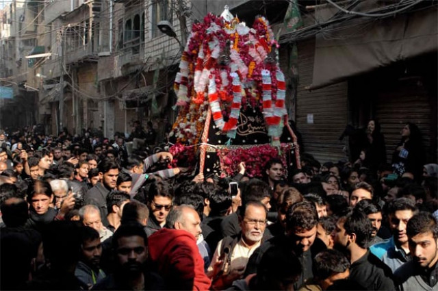 main procession taken out from inside dehli gate ended at karbala gamay shah photo express main procession taken out from inside dehli gate ended at karbala gamay shah photo express