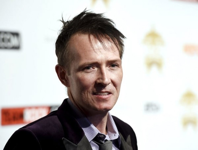 scott weiland poses during the 10th annual quot classic rock roll of honour quot awards in los angeles california in this november 4 2014 file picture photo reuters