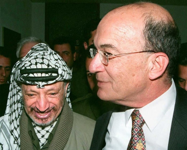 a file picture taken on march 20 1996 shows then israeli environment minister yossi sarid r with the late palestinian president yasser arafat photo afp a file picture taken on march 20 1996 shows then israeli environment minister yossi sarid r with the late palestinian president yasser arafat photo afp