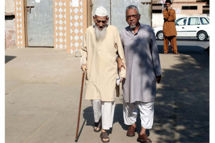 elderly voters arrive for casting their votes at a pollling station photo ppi
