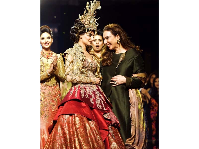 nilofer brought to life one of rembrandt s most celebrations works the jewish bride assayed by supermodel mehreen syed photo courtesy tapu javeri