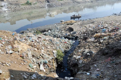 hyderabad dumps 960 tons of waste every day in phuleli canal hyderabad dumps 960 tons of waste every day in phuleli canal