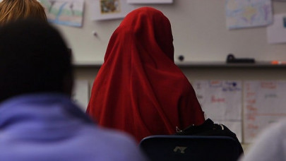 muslim schoolgirl in new york called isis put into headlock and punched muslim schoolgirl in new york called isis put into headlock and punched