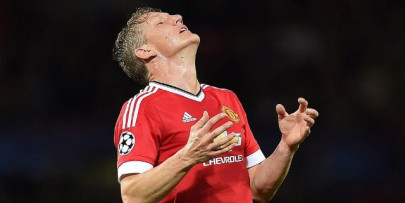 united s schweinsteiger charged over reid elbow