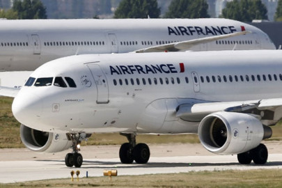 paris bound air france plane diverted to montreal after threat