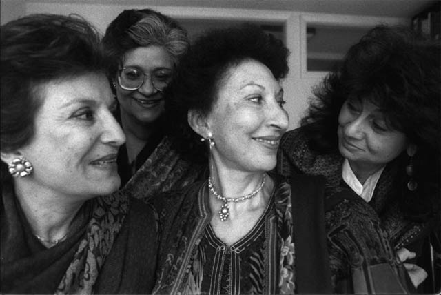 fatema mernissi center in 1996 with from left mahnaz afkhami yasmeen murshed and deniz kandiyoti photo amy toensing