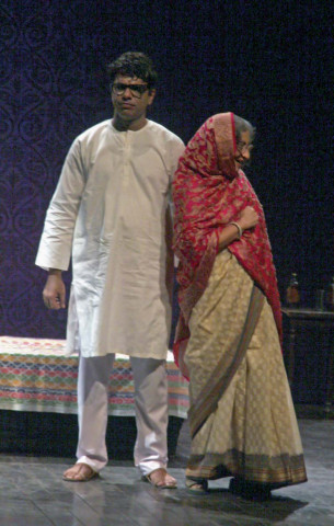 sheema kermani performs during the play manto mera dost on the third day of international urdu conference on thursday the play directed by anwer jafferi included scenes from manto s short stories kali shalwar and thanda gosht photo athar khan express sheema kermani performs during the play manto mera dost on the third day of international urdu conference on thursday the play directed by anwer jafferi included scenes from manto s short stories kali shalwar and thanda gosht photo athar khan express