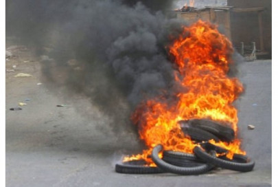 scuffle on the street shopkeepers protest traffic police brutality