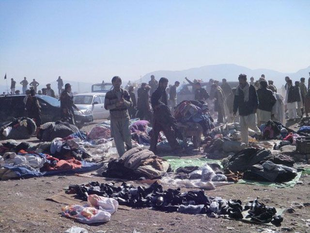 people gather at the blast site in parachinar kurram agency on december 13 2015 photo twitter people gather at the blast site in parachinar kurram agency on december 13 2015 photo twitter