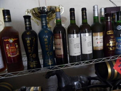 chinese wineries seek inspiration in foreign cups