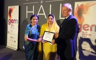 un honours it minister anusha rahman with global achievers 2015 award