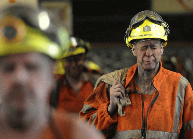 coal miners finish the final shift before closure at the kellingley colliery in yorkshire northern england on december 18 2015 photo afp coal miners finish the final shift before closure at the kellingley colliery in yorkshire northern england on december 18 2015 photo afp