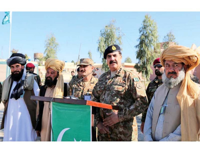 gen raheel sharif speaks with tribal elders in north waziristan photo inp gen raheel sharif speaks with tribal elders in north waziristan photo inp