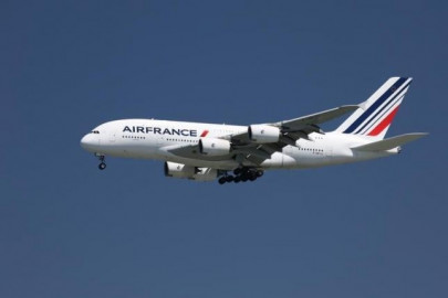 air france flight makes emergency landing in kenya after bomb alert