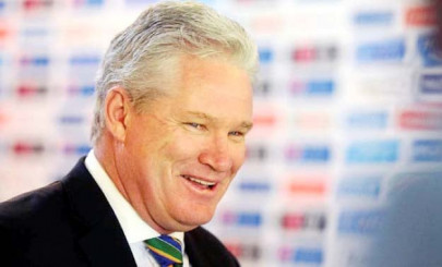 aussie batsman dean jones arrives in lahore after visa row aussie batsman dean jones arrives in lahore after visa row