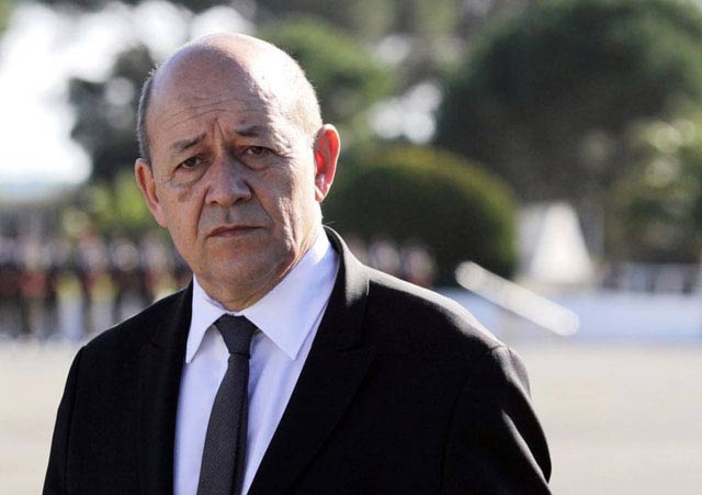 le drian to hold meeting with russian counterpart to request an increase in strikes against is in syria photo afp