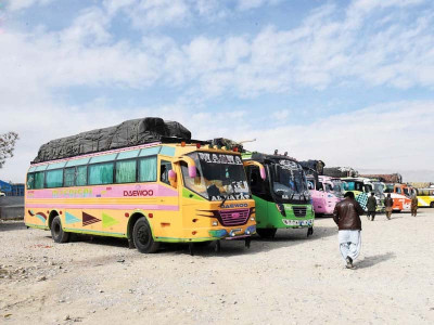 customs raid 80 pilgrims arrested iranian goods seized customs raid 80 pilgrims arrested iranian goods seized