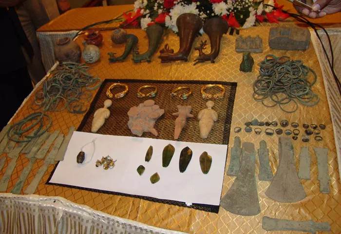 artefacts seized from passengers at karachi airport by custom authorities on display photo ppi artefacts seized from passengers at karachi airport by custom authorities on display photo ppi