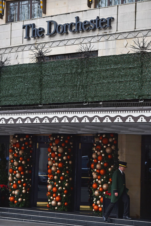 this photo taken on december 22 2015 shows the dorchester hotel in central london which is owned by the sultan of brunei decked out with christmas decorations in contrast to brunei where christmas celebrations are banned photo afp