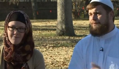 muslim couple thrown out of us mall for suspicious behaviour muslim couple thrown out of us mall for suspicious behaviour