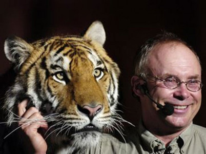 life of pi animal trainer caught savagely beating tiger life of pi animal trainer caught savagely beating tiger