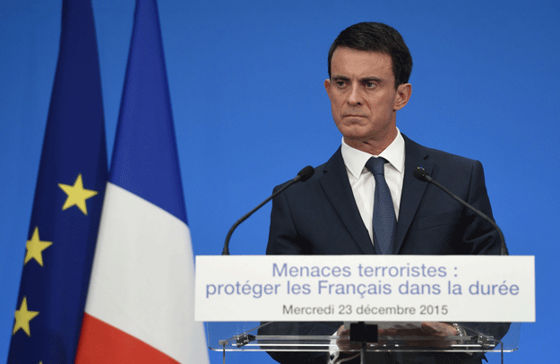 french prime minister manuel valls speaks during a press conference to present reform proposals agreed by the government today at the elysee palace in paris france december 23 2015 photo reuters