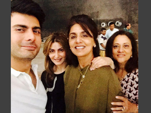 selfie of the day neetu kapoor s fangirl moment with fawad khan